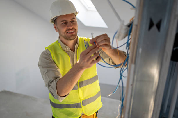 Best Licensed Electrician  in Wolcott, IN